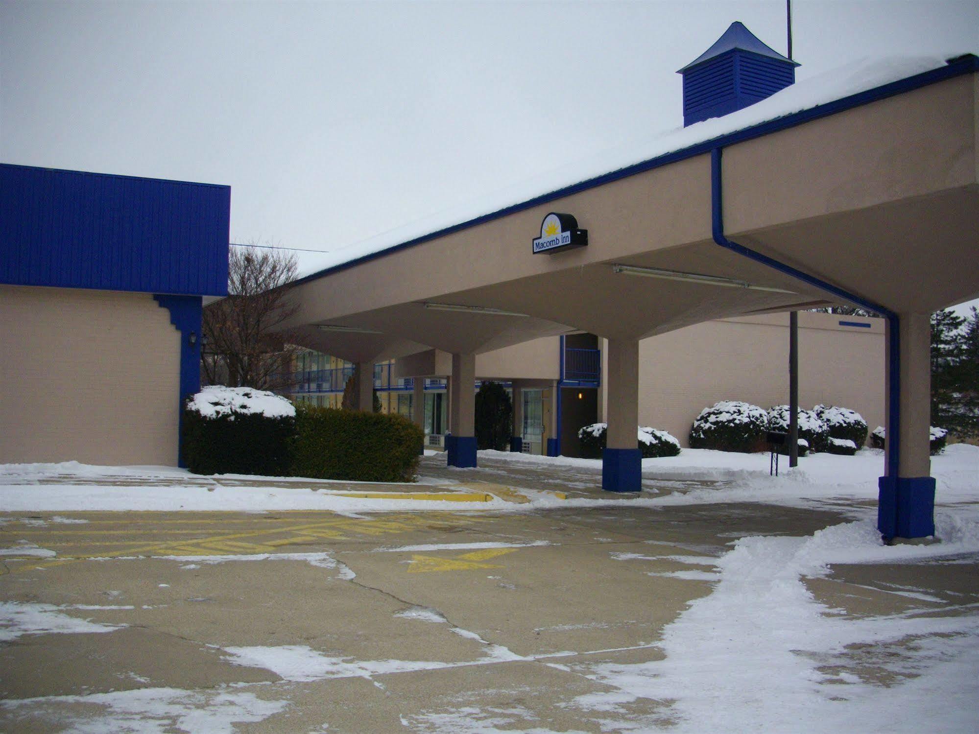 Macomb Inn Bagian luar foto